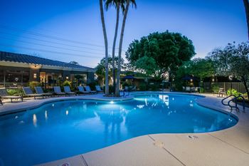 Ridgegate apartments swimming pool